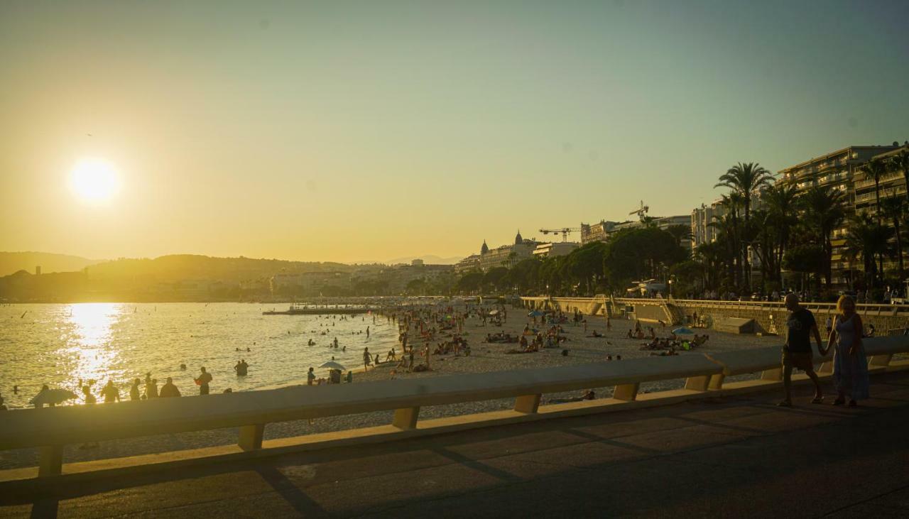 Blvd De La Croisette 82A, Cannes, La Réale Esterno foto